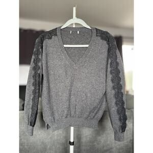 Abercrombie & Fitch (RN 58665) Women’s Lace Sleeve V-Neck Knit Sweater - Size M